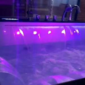 Légende Journée Ou Nuitée Romantique, Jacuzzi Privatif,location Pour Amoureux Insolite Week-end En Nuit De Noce Et Lune De Miel Marseille,avignon,nîmes , Sénas France